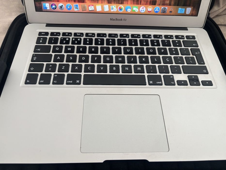 Mackbook Air 2017484760400671559682