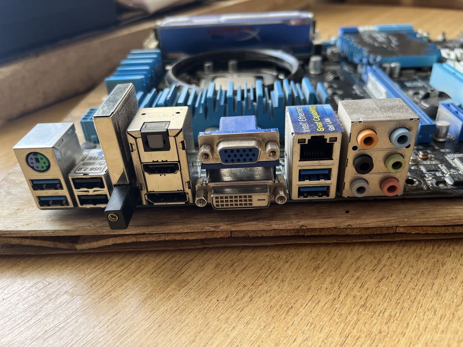 Материнка Asus P8Z77-V + Intel i7 + оперативка 16гб