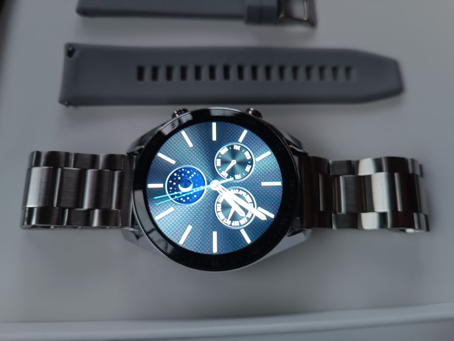 Smartwatch, srebrny, metalowa bransoleta