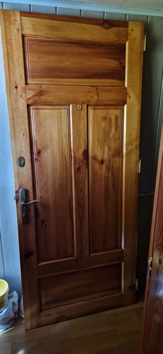 Продам двері без коробки 1600 грн