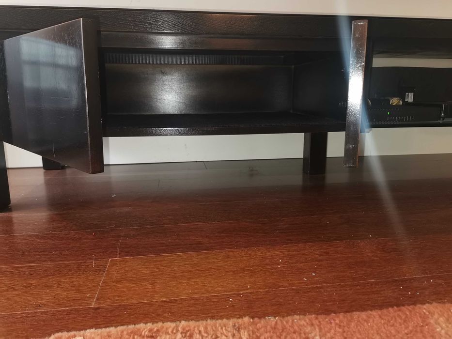 Móvel TV com vidro de proteção