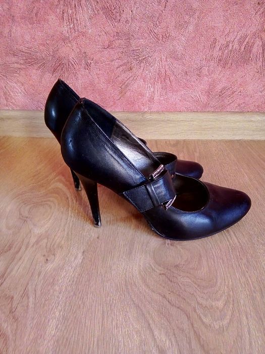 Туфлі жіночі, шкіряні