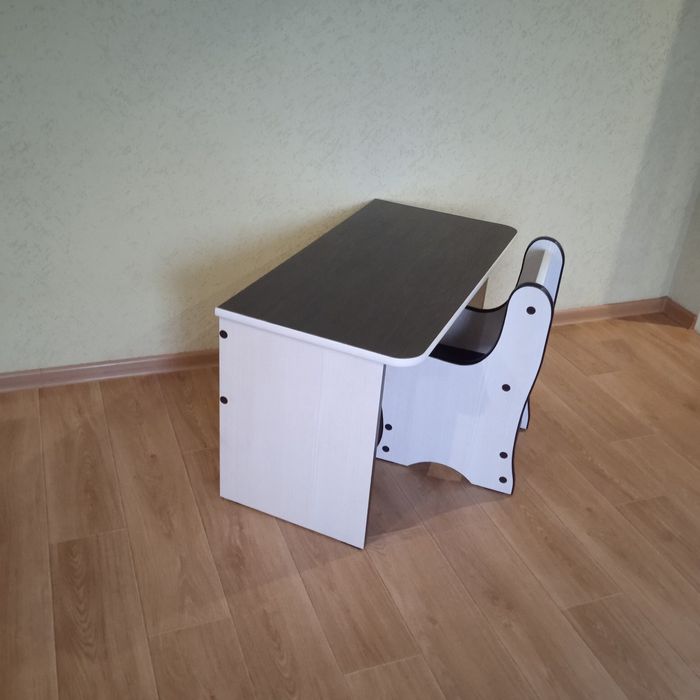 Детский стол и стул . Новый .