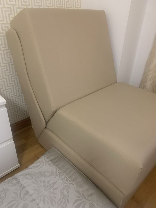 Sofá-cama dobrável