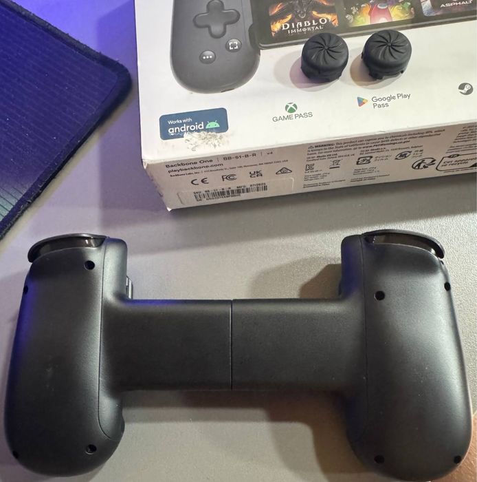 Продам геймпад Backbone One, android , iOS .