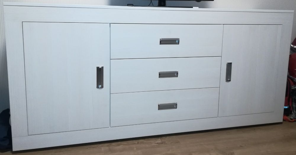 Комоди на замовлення