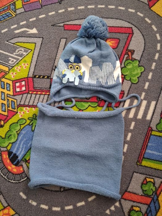 Zestaw czapka plus komin