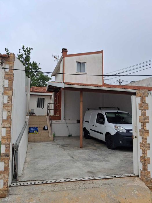 Arrenda-se Moradia M3 + 1  em Pereira