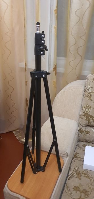 Професійна кільцева LED лампа з штативом HQ-18" 45см з тримачем.