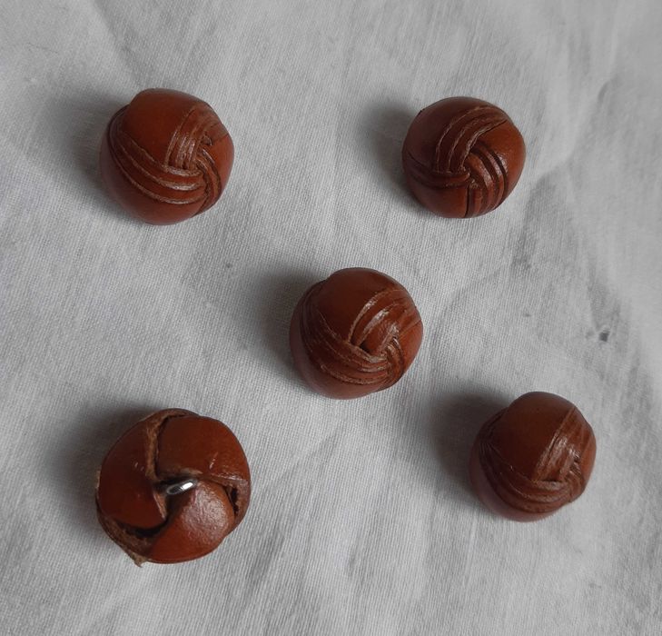 Botões Vintage em Cabedal /Pele