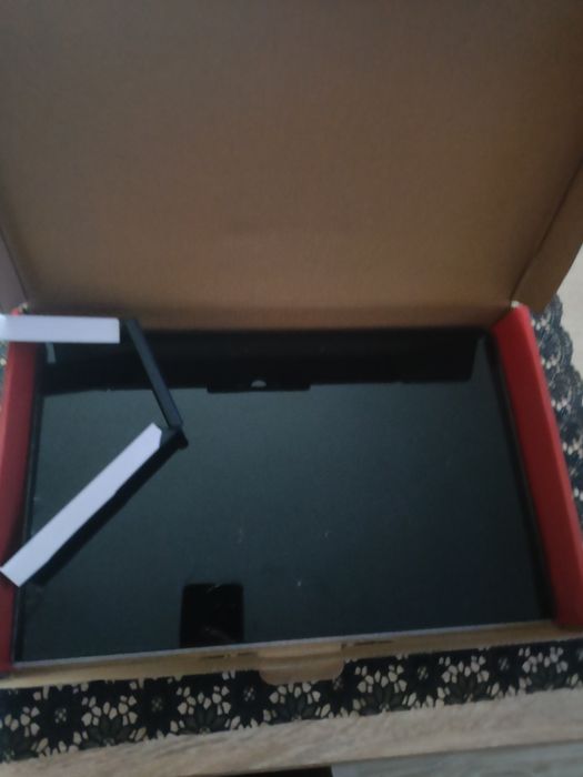 Półka pod telewizor