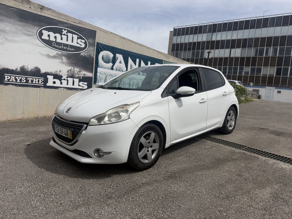 Peugeot 208.