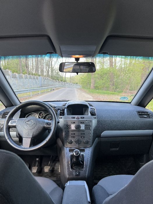 Продам Opel Zafira B