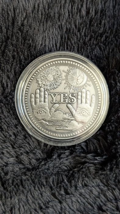 Железная монета в кейсе Yes No для принятия важных решений да нет