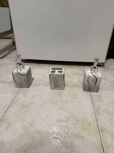 Soap Dispenser + Toothbrush Holder