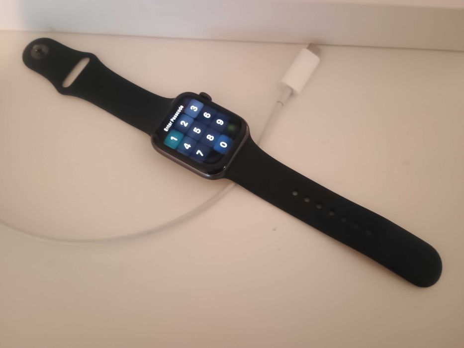 Apple Watch SE (1. generacji) 44mm