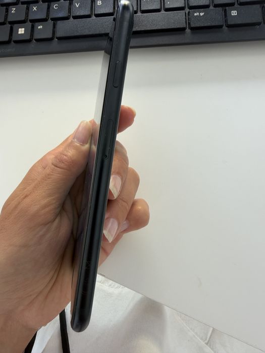 Vende-se Iphone SE 2022