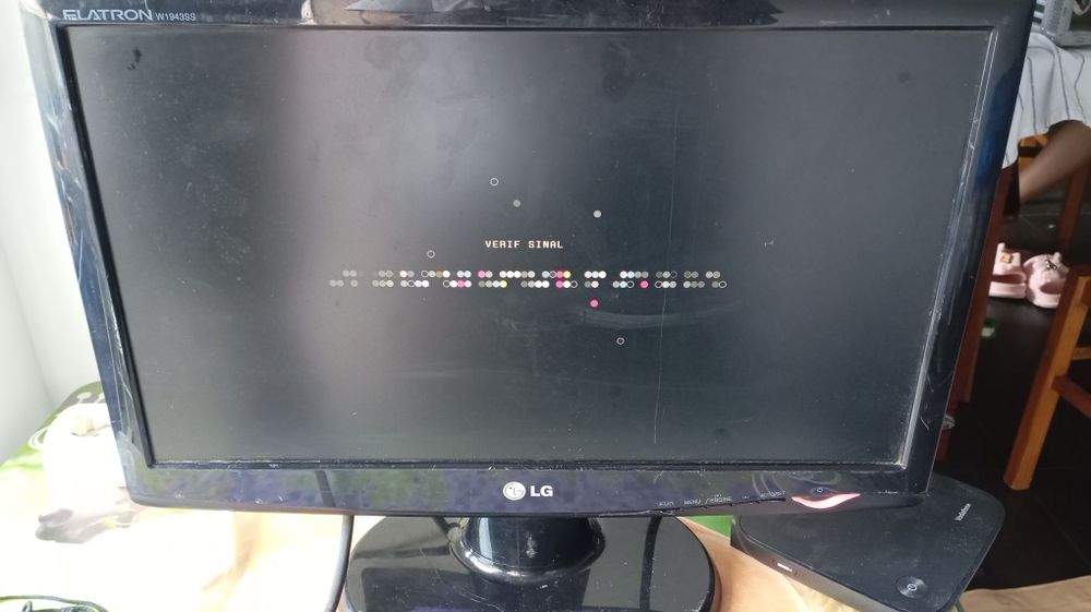 Computador e monitor