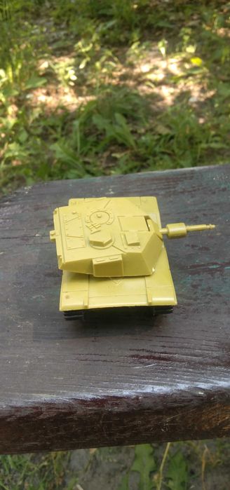 Танки Великобританські, і Абрамс