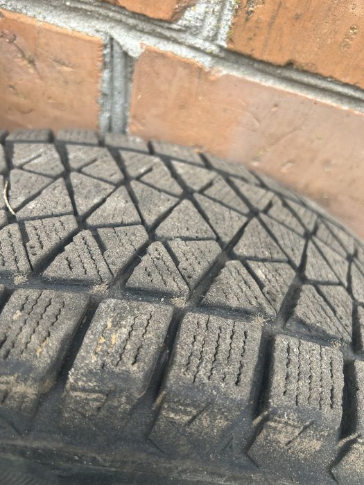 4 зимові колеса в зборі Bridgestone Blizzak DM-V2 215/65 R16