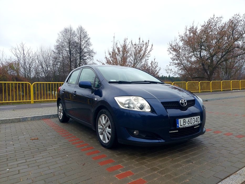 Toyota Auris 2.0 ON  Alu Climatronic KeyLess Tempomat  Hak