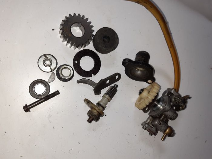 Kawasaki Kmx 125 86rdo02r dozownik oleju slimak tryb dekiel części