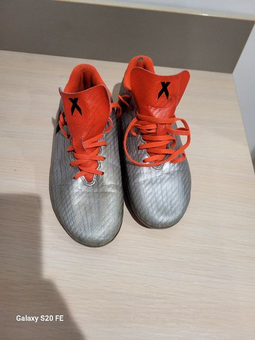 Buty do piłki korki