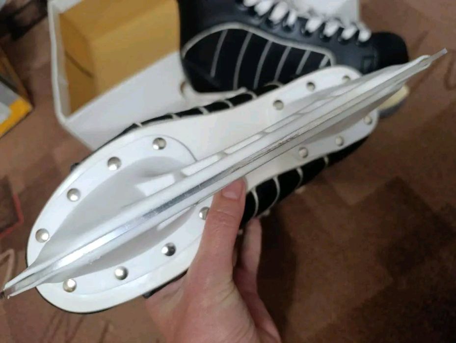 Ковзани спортивні чоловічі розмір 41