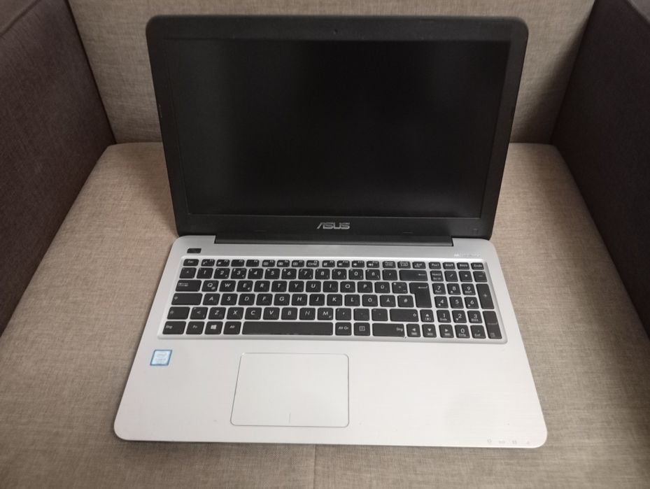 Ноутбук Asus R558U,Intel Core i5-7200,ram 8/ssd 240 gb,Nvidia 2gb