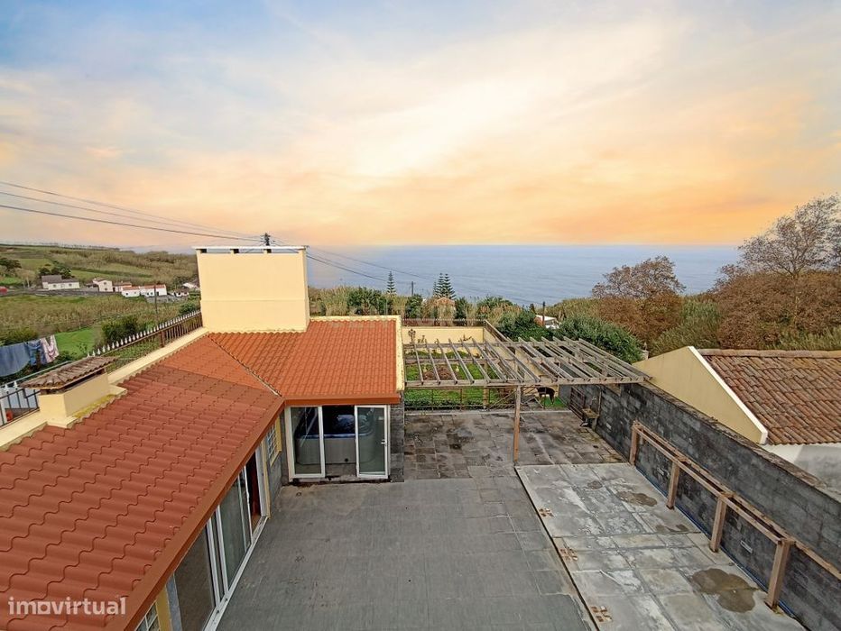 Moradia com Vista Mar, Jacuzzi Privado e Total Conforto