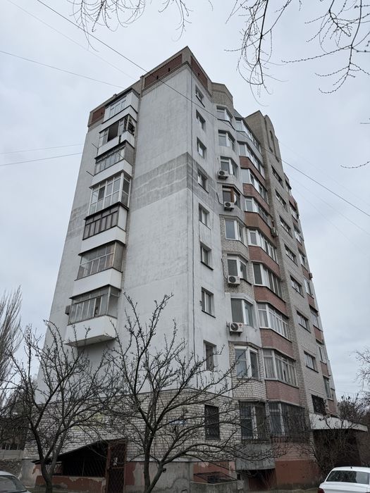 Двухкомнатная квартира в хорошем доме на ЮТЗ.7/9 кирпич.