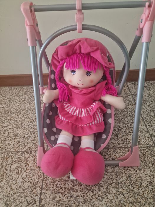 Boneca com baloiço
