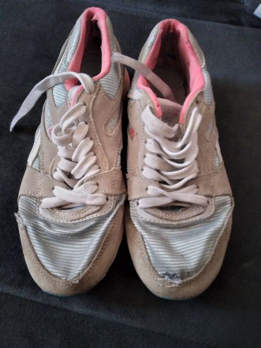 Віддам кросівки 36р