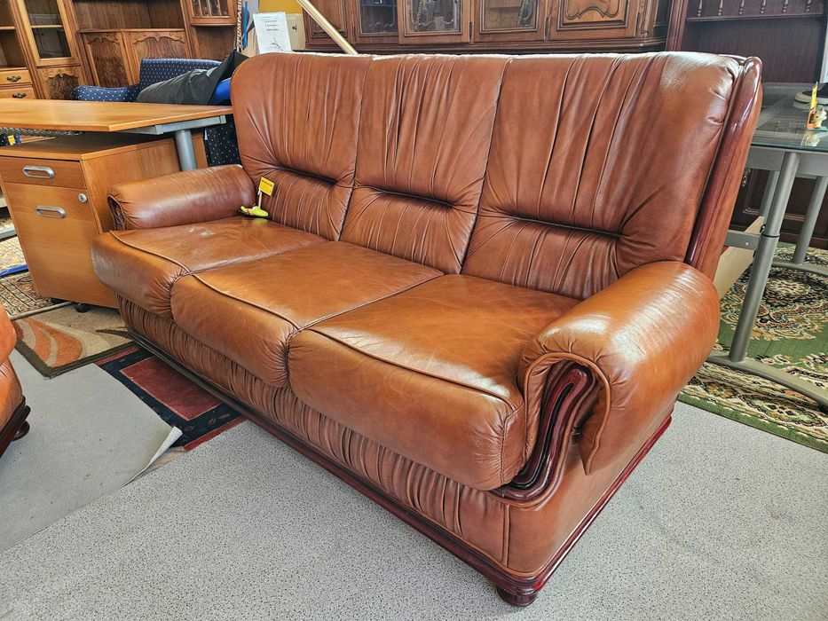 Sofá cama em pele - óptimo estado geral