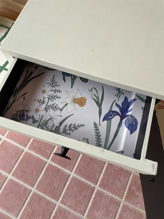 Mesa de cabeceira restaurada - peça única