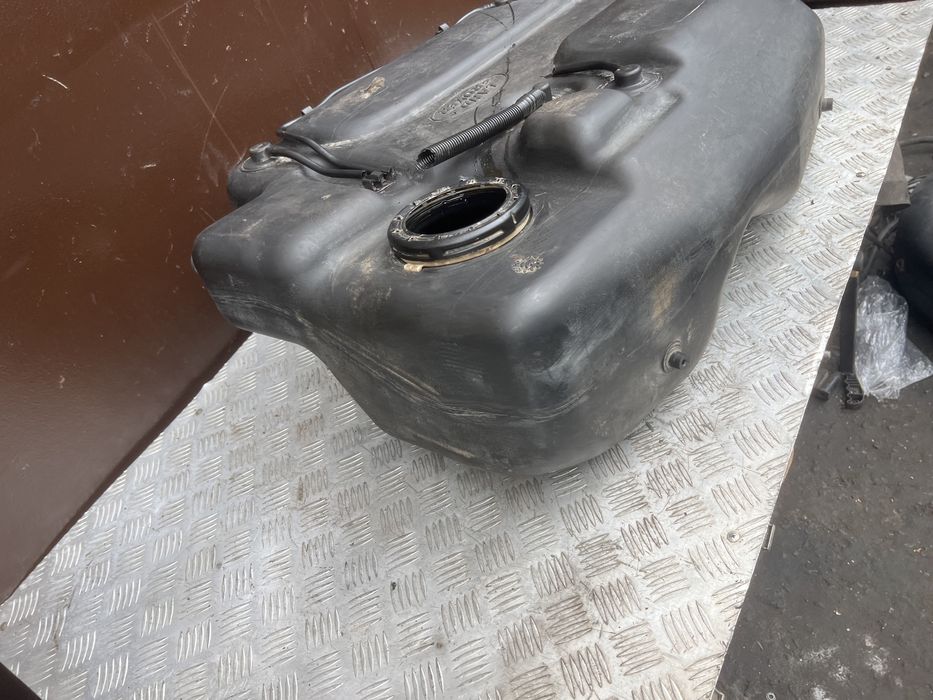 Бак бензобак 1.8 бенз Ланд ровер фриландер 04год land rover freelander