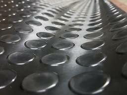 Покрытие из резины на пол