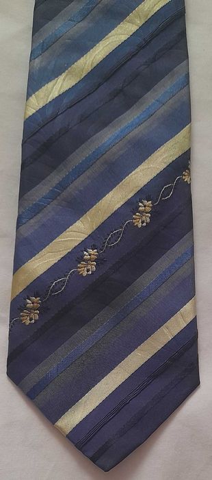 Gravatas diversas marcas