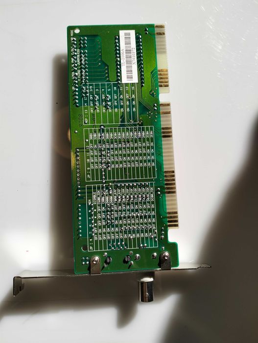 3 Memórias Ram e uma placa de Rede