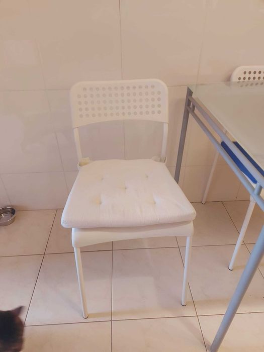 Mesa cozinha e 4 cadeiras IKEA