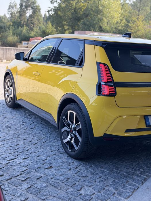 Renault R5 TECHNO 150 confort range