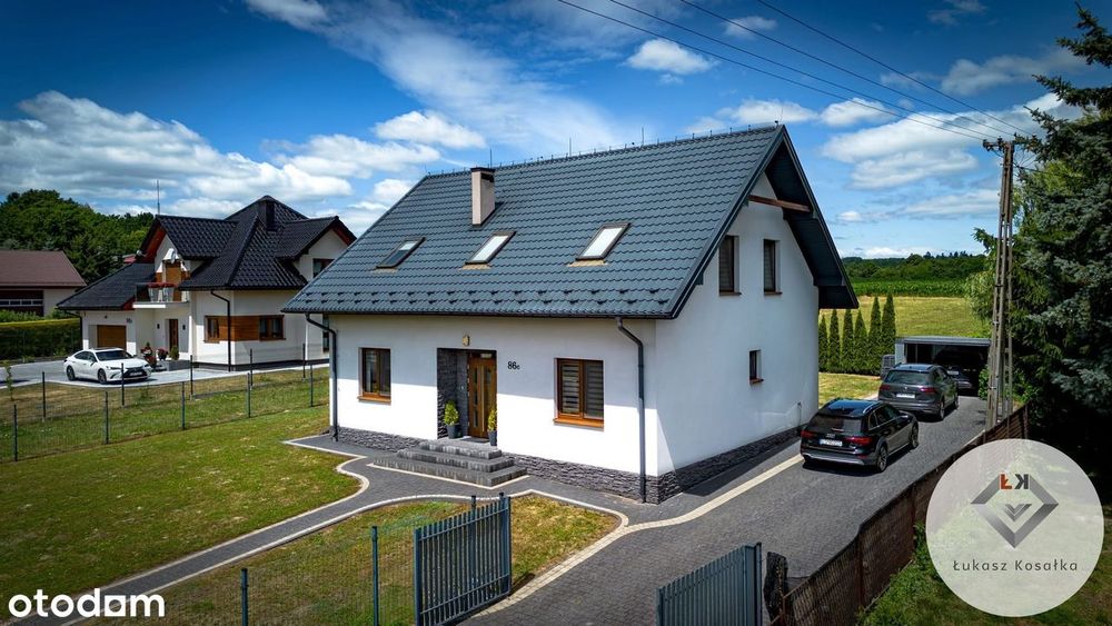 Wolnostojący dom z garażem w spokojnej okolicy