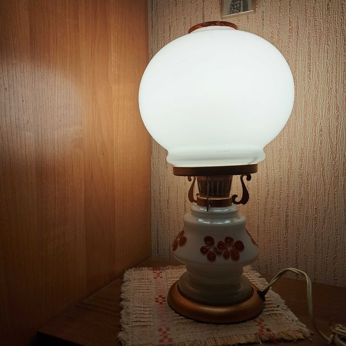 Продам старовинну радянську настільну лампу