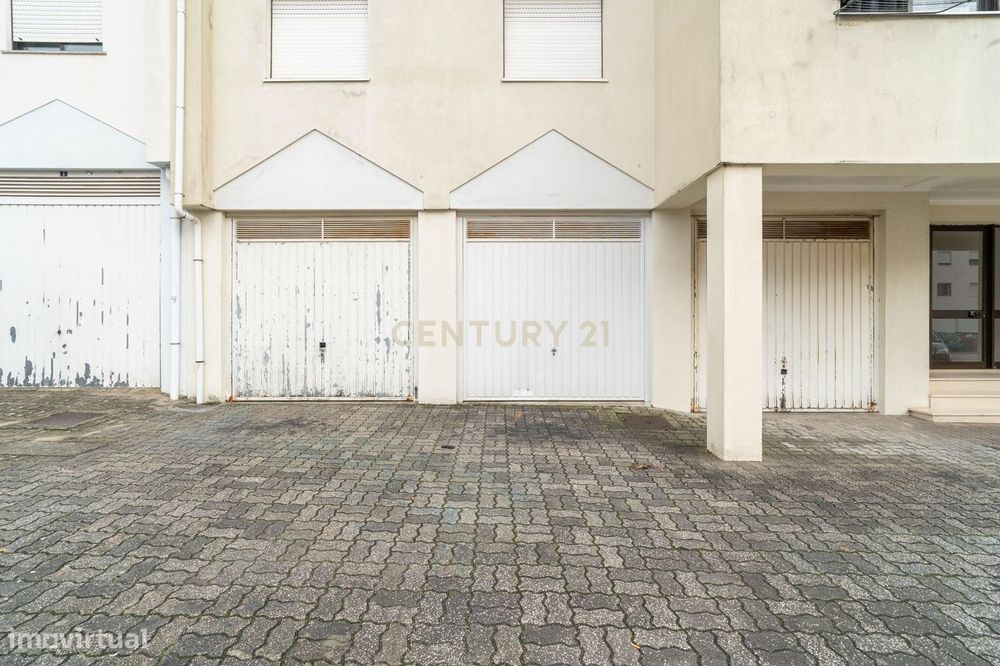 Apartamento T3 Com Garagem | Urbanização Ar E Sol - Coimbra