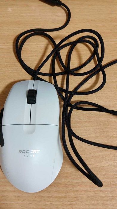 Myszka Roccat Kone Pro, Przewodowa