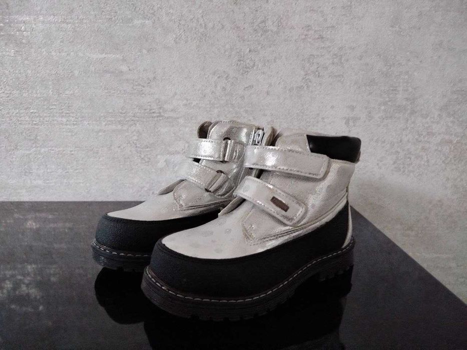 Розпродаж дитячого зимового взуття 300-800 грн