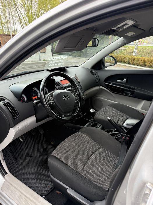 Надійний автомобіль Kia Cee’d 1.6 Diesel Ceed