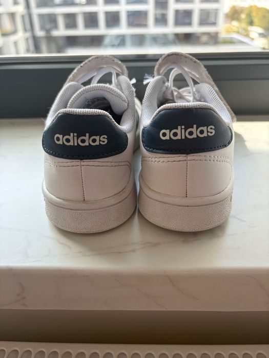 Кросівки adidas, 30