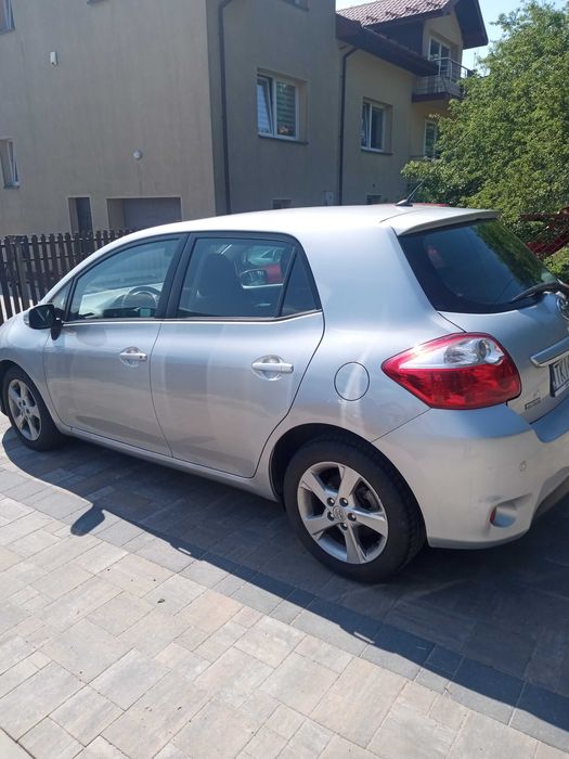 Auris Lift 1,6 Benzyna