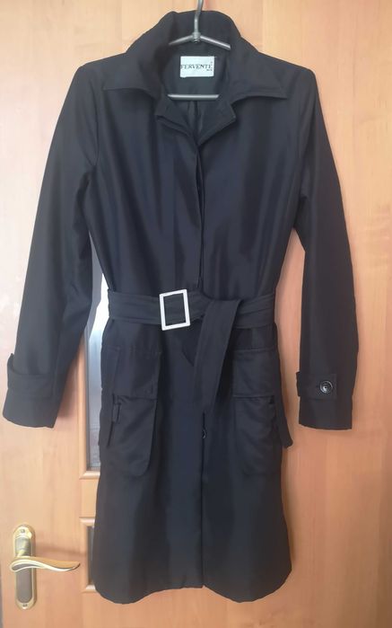 Тренч плащ чорного кольору